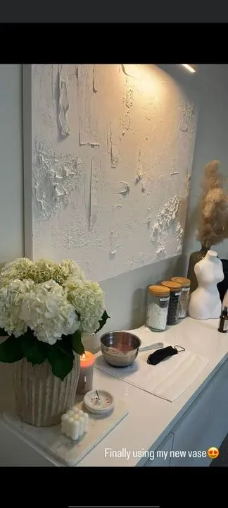 https://cdn.salonspotlight.com/photos/VK0bmR7LYAXgtToYNzEF/2d2cee37-e5f5-4527-9984-c7f44c8cd510_720x720