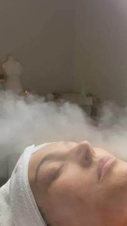 https://cdn.salonspotlight.com/photos/VK0bmR7LYAXgtToYNzEF/eaf4f07b-9838-4c15-8246-ec0e413ccf4d_720x720