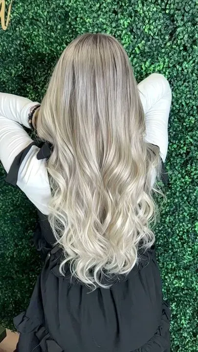 https://cdn.salonspotlight.com/photos/VLBujhoP3tqkyUjWFQLR/0e2e34a4-a8d4-41b7-987b-6306bb9845fc_720x720