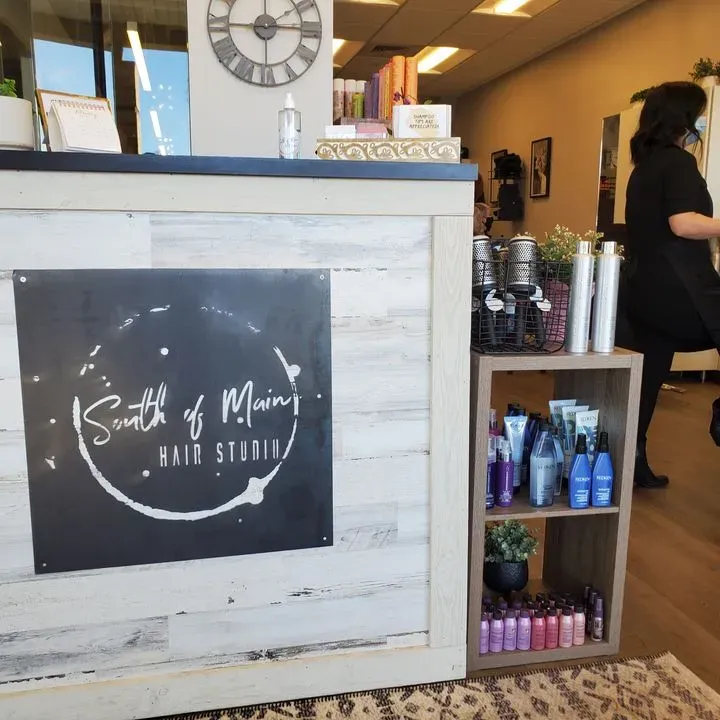 https://cdn.salonspotlight.com/photos/VSy4jEZuhwP9VrHFB4Ev/b49fe4af-906e-4092-8803-becb303be00b_720x720