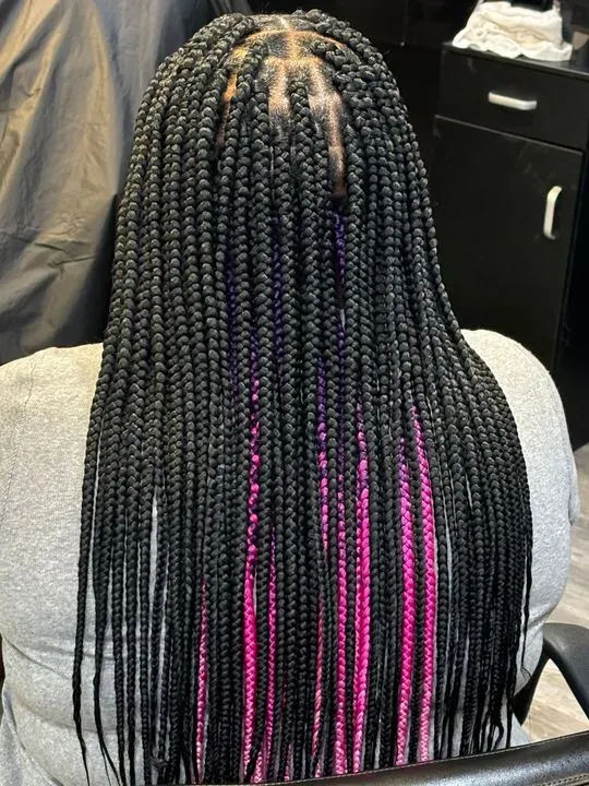 https://cdn.salonspotlight.com/photos/VYegn8xX9jDRWdIgseYG/3ee8ea6e-0ef9-46be-b322-93f9d5951a75_720x720