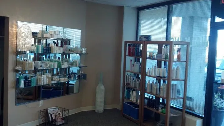 https://cdn.salonspotlight.com/photos/Va4vq9jdUqFBm2fFCQHA/cbac66e8-fa08-4b43-b4df-449ecf54bab6_720x720
