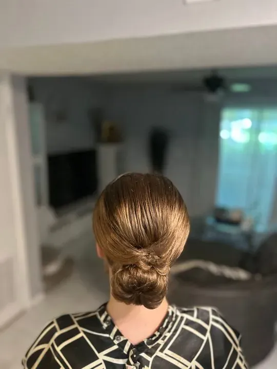 https://cdn.salonspotlight.com/photos/Vc2Vk4VpBB9rZpD5jBX5/f2a9f58f-2893-4401-a804-808004fab7cf_720x720