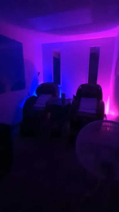 https://cdn.salonspotlight.com/photos/VeCG2aSuVlSfADBajfcg/9decd0e0-48bd-4471-9c10-fe8afb72d2d4_720x720