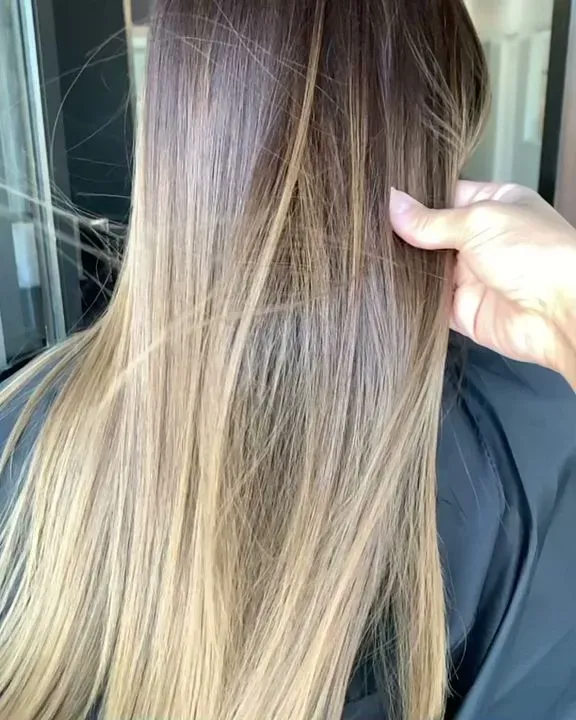 https://cdn.salonspotlight.com/photos/VgdL4zY3pp64dreuLpiY/1873e80e-3403-4bf5-af44-e890e66af4eb_720x720