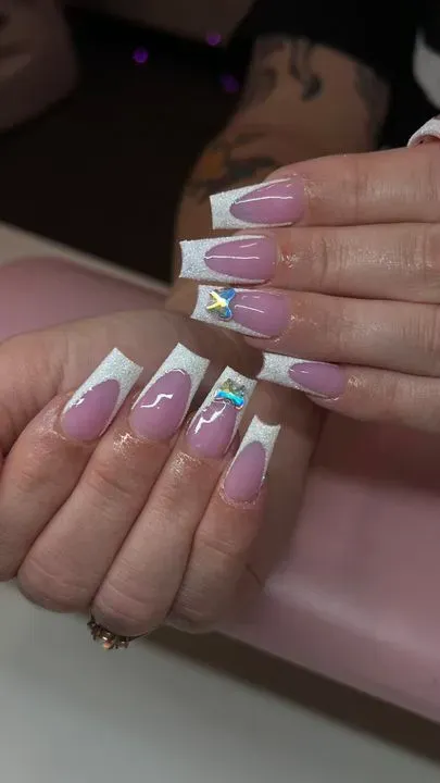 https://cdn.salonspotlight.com/photos/Vgq273JV768xWuicD7M2/7445857a-722a-4bf9-a8e5-63d1e7cf157c_720x720