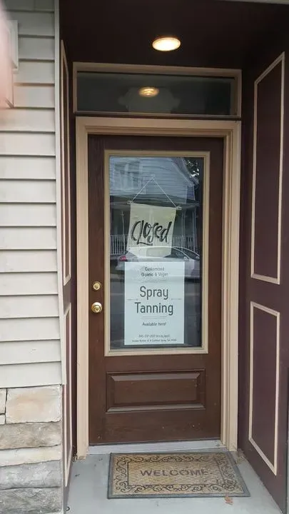 https://cdn.salonspotlight.com/photos/Vho7YCeZJPs1vkdMSnoj/709fd4b2-3a9a-4136-98dd-1130771716f4_720x720