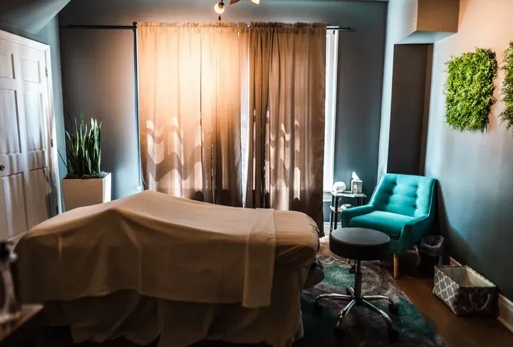 https://cdn.salonspotlight.com/photos/VirCiErqmZeDm8YEvjM1/e94972f5-60b1-4f8e-a905-3f0ce69ad805_720x720