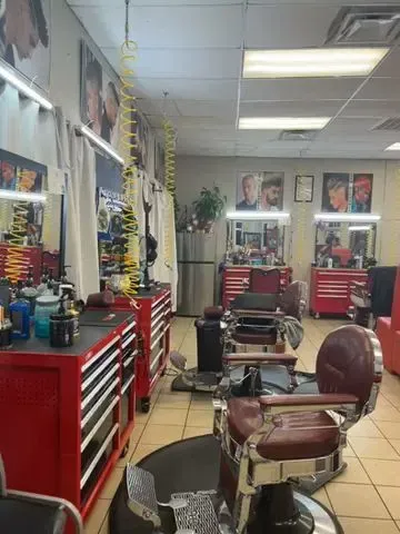 https://cdn.salonspotlight.com/photos/VjHnp3Z5bHnGfdOsBlA2/3ba534de-919e-4adf-bf44-bdd537a22cf8_720x720