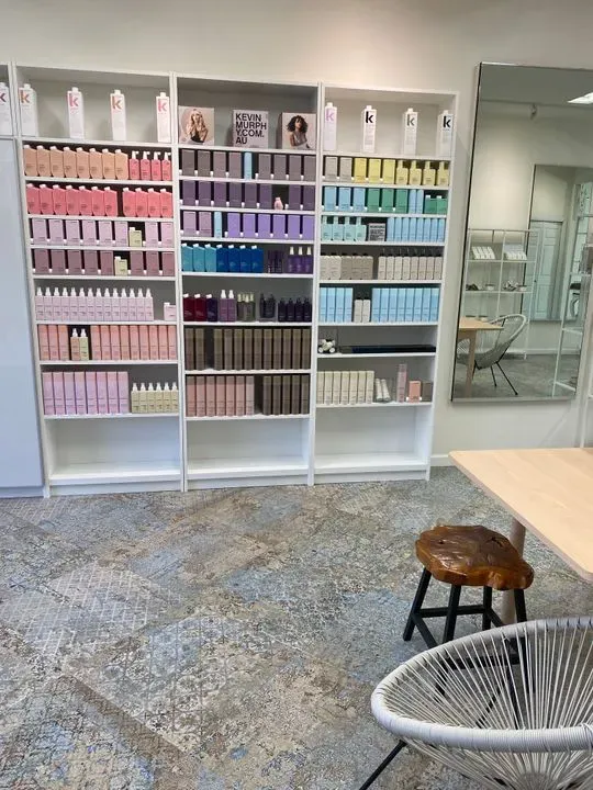 https://cdn.salonspotlight.com/photos/VjommvCHICO8ZWIcz7e9/07a15c59-2d13-4b78-966d-3ecf5206197d_720x720
