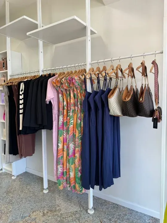 https://cdn.salonspotlight.com/photos/VjommvCHICO8ZWIcz7e9/b681dda9-3bc8-415d-a4b7-5a79b2ef42e0_720x720