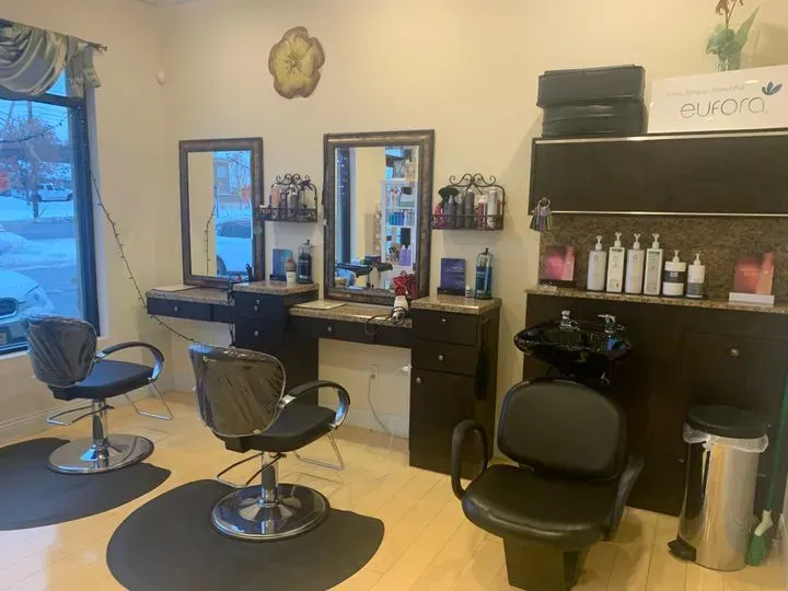 https://cdn.salonspotlight.com/photos/Vjtc36R08QvtVb4VzgpI/5d8054f9-8e8c-4828-90d2-04f6c8775126_720x720