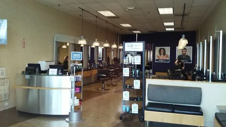 https://cdn.salonspotlight.com/photos/VkBaLAE7vmImY5IVK2kX/83bfdc0c-6764-4a0c-935d-e3be1e0288ec_720x720