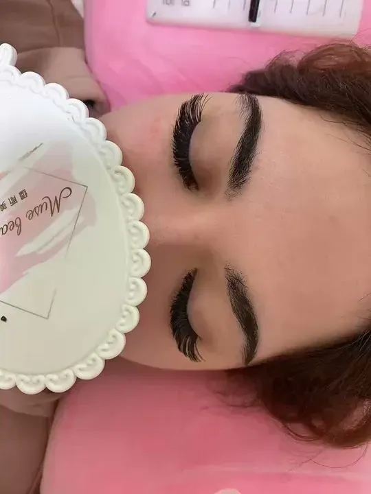 https://cdn.salonspotlight.com/photos/VlEOVSnfxhbQJ25yy0eT/151a7b33-cc1c-4d97-b86c-3e365f16b87f_720x720