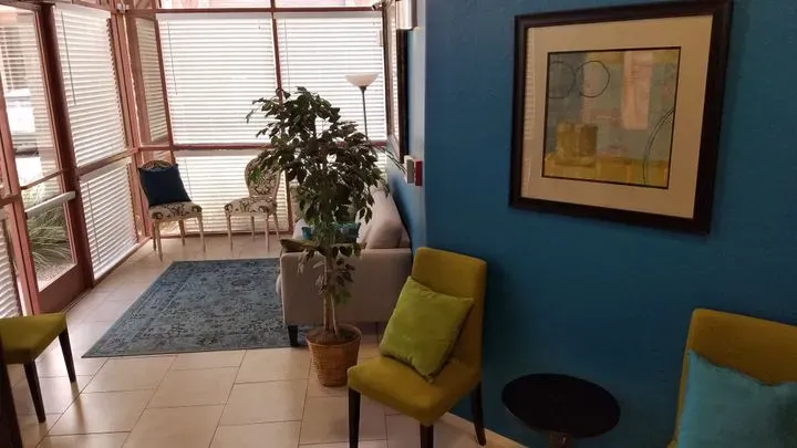 https://cdn.salonspotlight.com/photos/VmGUulAyse7n8sx5YA2F/4c05d098-1c13-49ff-ba57-e9d3300840c3_720x720