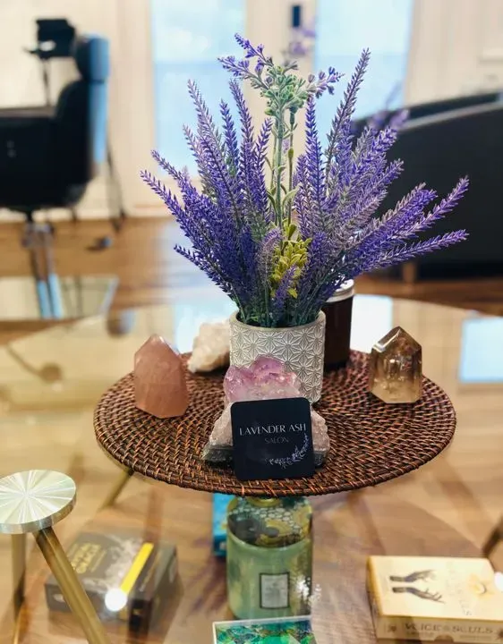 https://cdn.salonspotlight.com/photos/VorLHBGMOVIJuhTNqCPV/362c8950-c553-4341-a336-483efdee9dfa_720x720