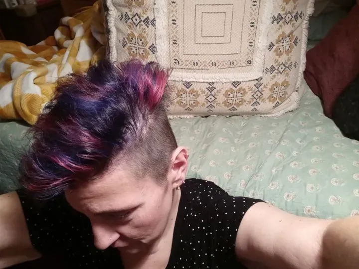 https://cdn.salonspotlight.com/photos/VpFk3JExW29ReOvX4bYY/06afcc49-bb7f-4a0b-a1a5-468824f24e01_720x720
