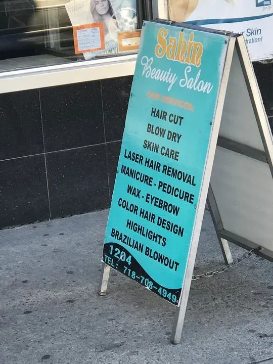 https://cdn.salonspotlight.com/photos/VpFk3JExW29ReOvX4bYY/f05f46a0-f142-467f-ab8b-1f5f5d582cdc_720x720