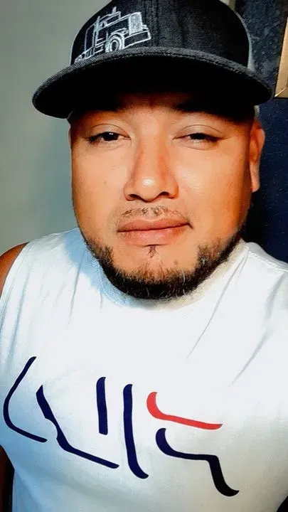 https://cdn.salonspotlight.com/photos/VrwrQjqT17EZdaq3kJ6R/f3451747-7e8c-4e58-8164-edb186b873e4_720x720