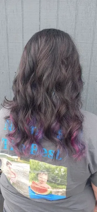 https://cdn.salonspotlight.com/photos/Vs9GRGNDONaWXOdLcBoD/5ad0059a-878d-439c-95a4-5704f86d2b25_720x720