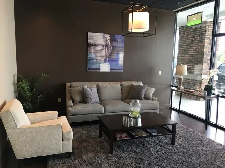 https://cdn.salonspotlight.com/photos/VtlmHLQztSibbkd0U6sR/b026c2aa-e449-4daa-92fe-99c9eedb3da4_720x720
