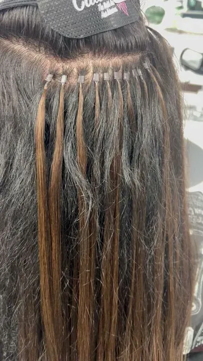 https://cdn.salonspotlight.com/photos/VuH1HPflxUmKhXObmRq4/616806bb-9322-4cd1-b94a-eb3bc64d3ecc_720x720