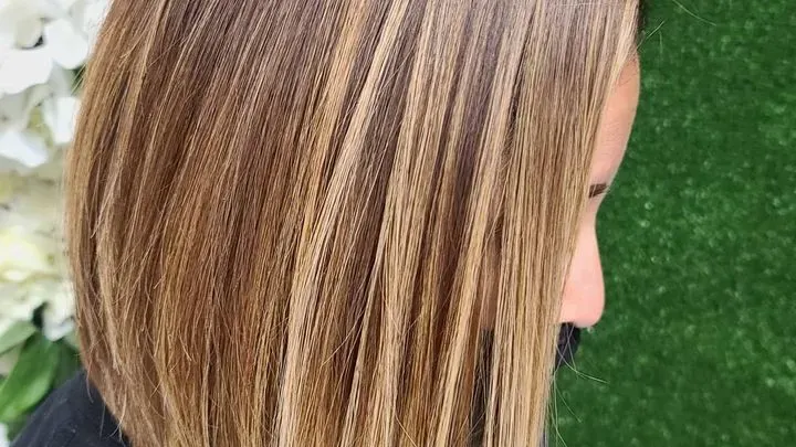 https://cdn.salonspotlight.com/photos/VuH1HPflxUmKhXObmRq4/a9dabe66-2034-4172-b952-0585b9621c66_720x720