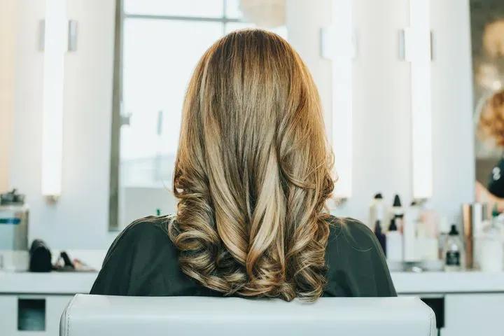 https://cdn.salonspotlight.com/photos/VuylDn8DXaiP25p1107Z/3872209c-60bb-41d0-833f-81ac767eae18_720x720