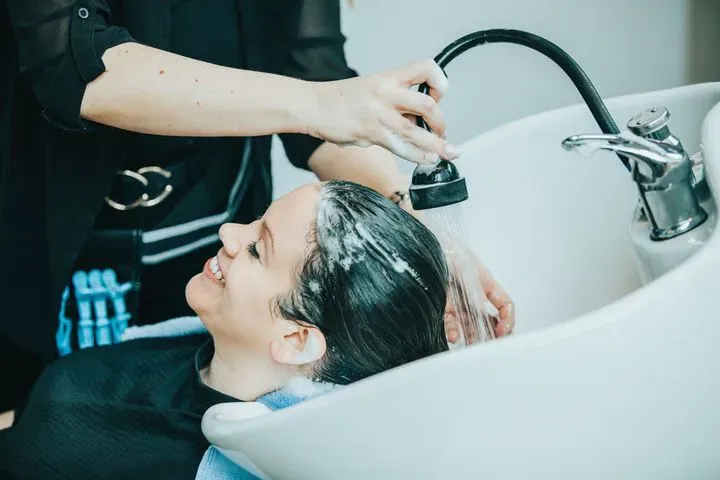 https://cdn.salonspotlight.com/photos/VuylDn8DXaiP25p1107Z/417a4c02-a6de-4c93-8a70-fdc2726e3248_720x720