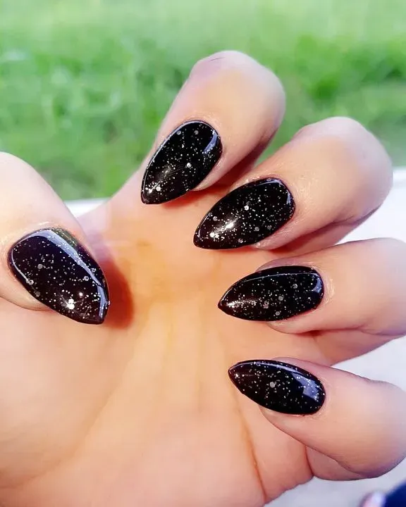 https://cdn.salonspotlight.com/photos/VvG2EOVHrlVixXjVbUmn/813173a0-da00-456a-85ac-0e622d376925_720x720