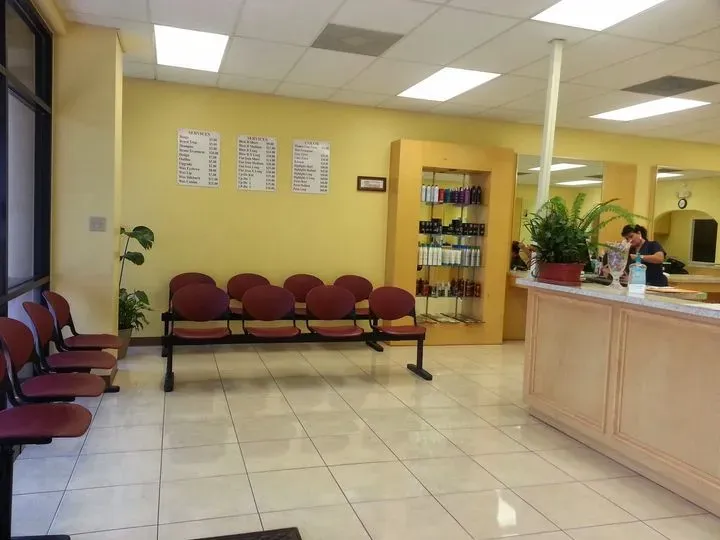 https://cdn.salonspotlight.com/photos/VxSUrk0JNo1JPQb6SHzD/6530add9-82d8-4bd1-8803-78648f8a7c59_720x720
