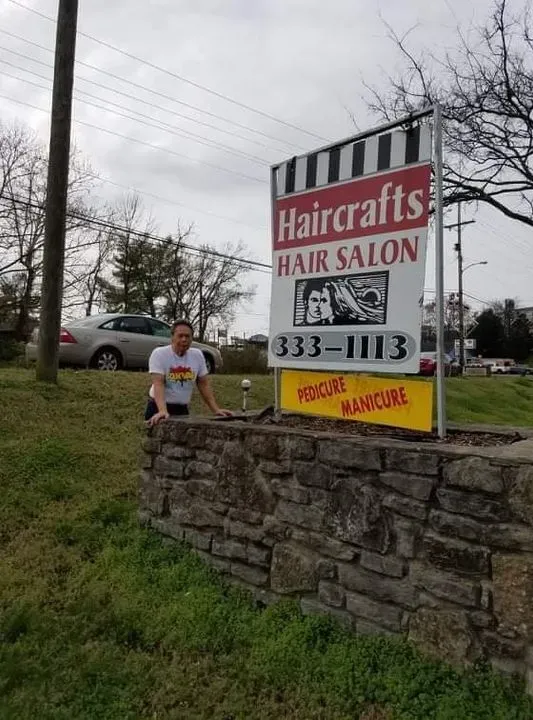 https://cdn.salonspotlight.com/photos/W2Y5q13nANrA2ONnmTmI/0db6c093-068a-4e64-9cf6-7d5e63a3a426_720x720