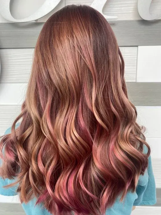 https://cdn.salonspotlight.com/photos/W87kOhSUTuwcLgu8MoUf/dee28cff-b71b-4a94-9939-1e81b8a4d8f3_720x720