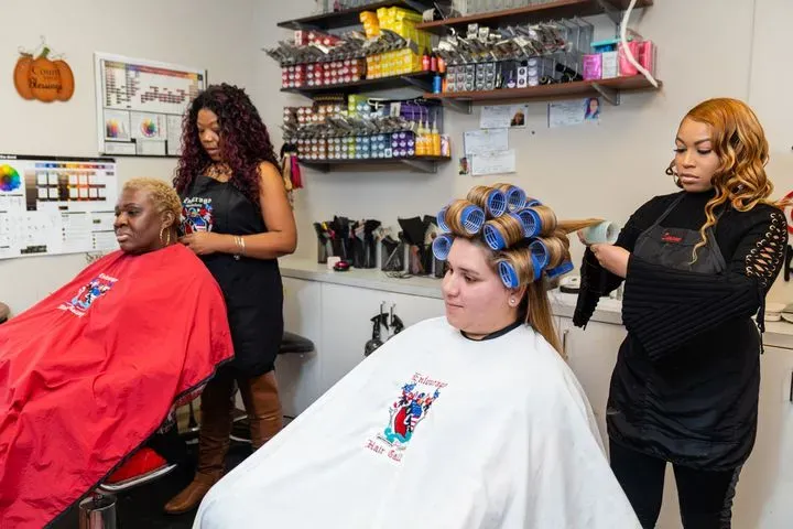 https://cdn.salonspotlight.com/photos/W8ITKgiwybAx1oItC5Ta/ab2dc2c8-4a27-4df9-8375-8719444b0ec7_720x720
