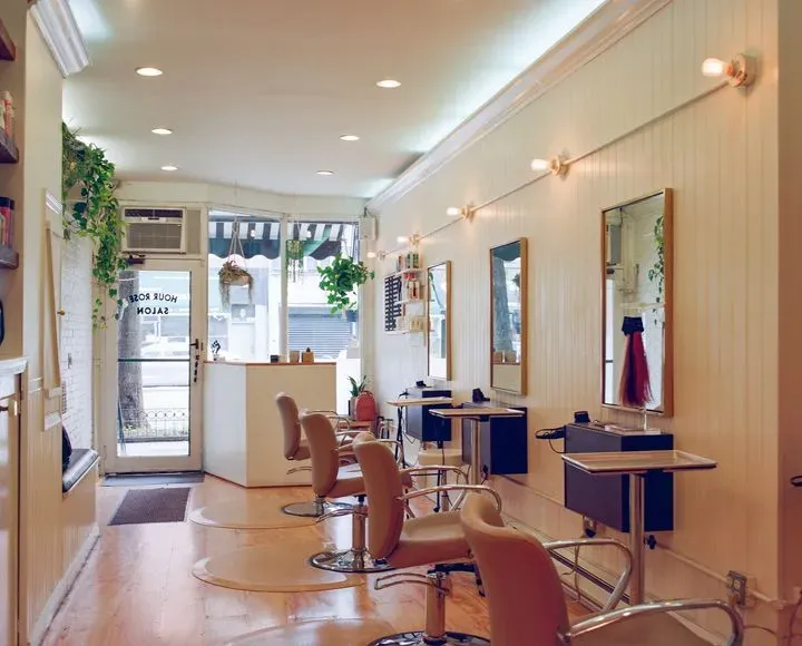 https://cdn.salonspotlight.com/photos/W8QlcLcChzc9pkDy5fAD/312844e4-34d9-49ab-98d0-2d23bd4b6bdd_720x720