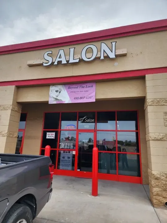 https://cdn.salonspotlight.com/photos/WAv54mIGDHEH9nsv28C1/34068486-bb24-4bda-b567-85fe958da22a_720x720
