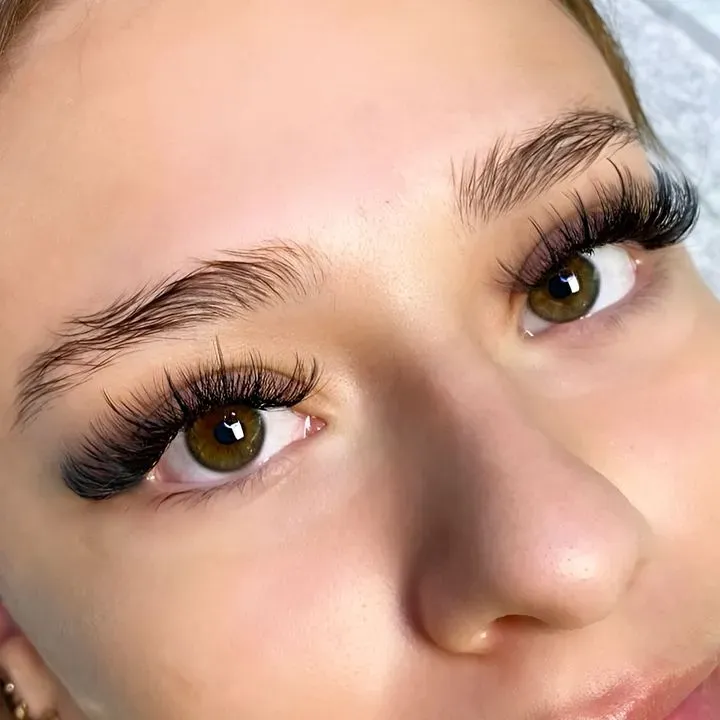 https://cdn.salonspotlight.com/photos/WDRqXnLo8rvecZd9eslS/b289b13a-04f1-4205-a6d4-3e2994c31cb3_720x720