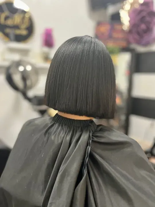 https://cdn.salonspotlight.com/photos/WDbN8pdcKfr8Y7TE7Qem/2b8a632f-8658-4ee6-b62e-f27038271c82_720x720