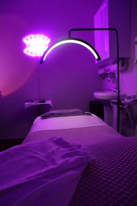 https://cdn.salonspotlight.com/photos/WHRLleuhHAsN0KfdGY9d/6389fd57-d3be-47a1-9d36-eae46da8adbd_720x720