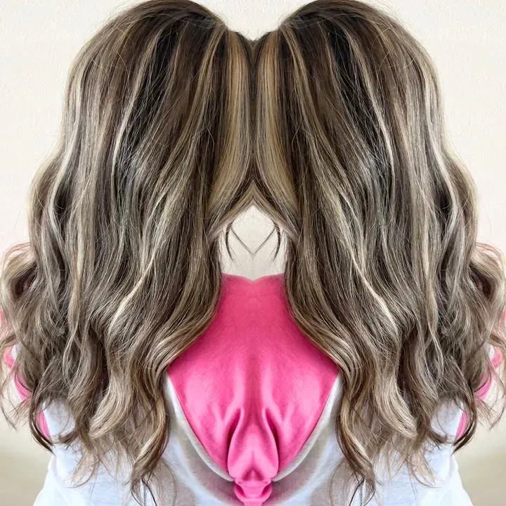 https://cdn.salonspotlight.com/photos/WIBttM9ue5TscA9iDgTH/94a880de-095a-450b-8504-1e09003a28ff_720x720