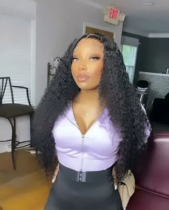 https://cdn.salonspotlight.com/photos/WIwSLwhp0YBTTjIycR6O/38eb18d4-19e5-488f-bc39-9cf779eaa96e_720x720