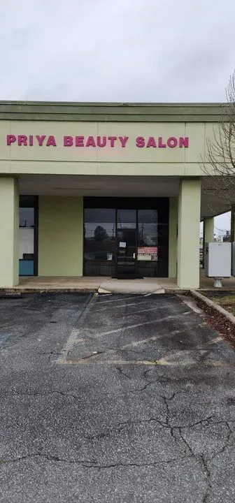 https://cdn.salonspotlight.com/photos/WKeVnXnnAKJi2H9u9BD1/40e2af9c-43c3-4fec-bbb7-2ac927cd44e1_720x720