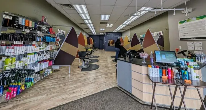https://cdn.salonspotlight.com/photos/WMJtofV7XtBNeSSyJ1cB/99dbcd5e-fbd6-494d-88d6-09af09e75298_720x720