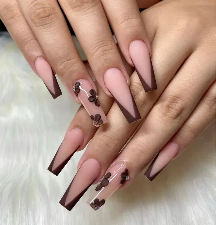 https://cdn.salonspotlight.com/photos/WMxHXRey4s9oBG0AUdb8/63a65863-7e7b-4f00-8efd-97533926d357_720x720