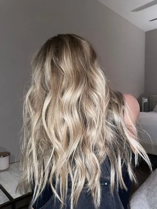 https://cdn.salonspotlight.com/photos/WPm6drBPs5Q1rmMGvyf9/12d4ad40-721f-4f47-b609-0a4aeddb6981_720x720