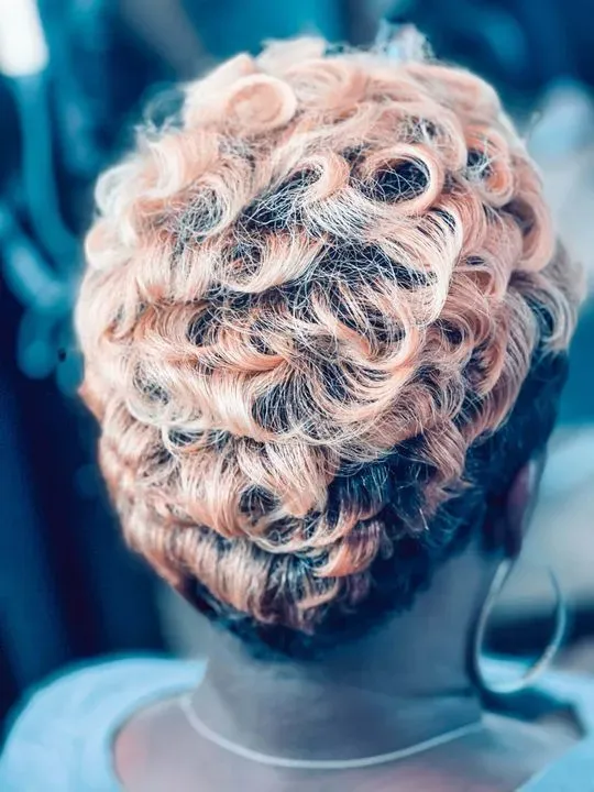 https://cdn.salonspotlight.com/photos/WQTslHfr2gHfwIcwxF6K/5a661aeb-63c6-4f3b-8a26-9f5953f4a9e9_720x720
