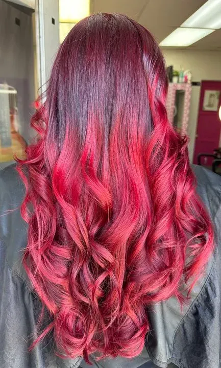 https://cdn.salonspotlight.com/photos/WRkQYG1xnZ3xsgz6m3C4/7f677179-010f-466f-897b-f98f785f4e72_720x720