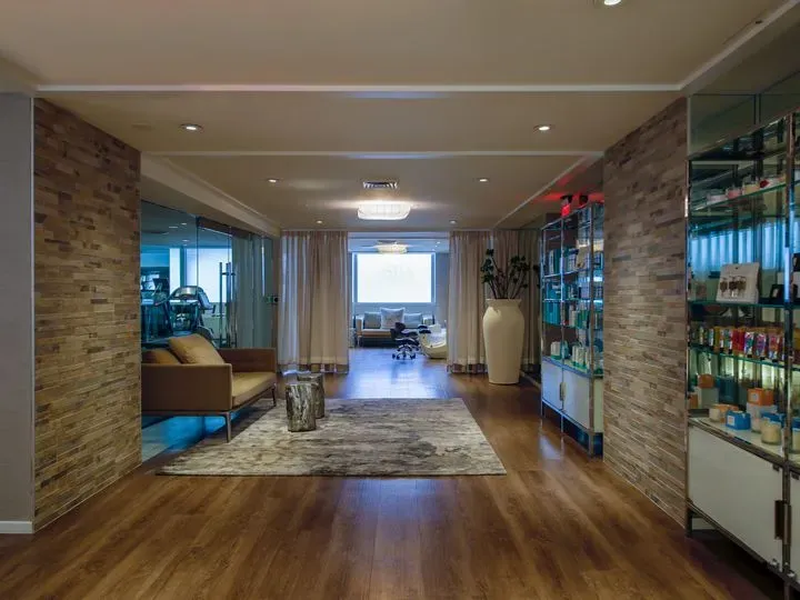 https://cdn.salonspotlight.com/photos/WT7ldDqMNXtBmmvxpTvP/c20627d3-5956-4389-b9cd-8e2dcfd0ead4_720x720