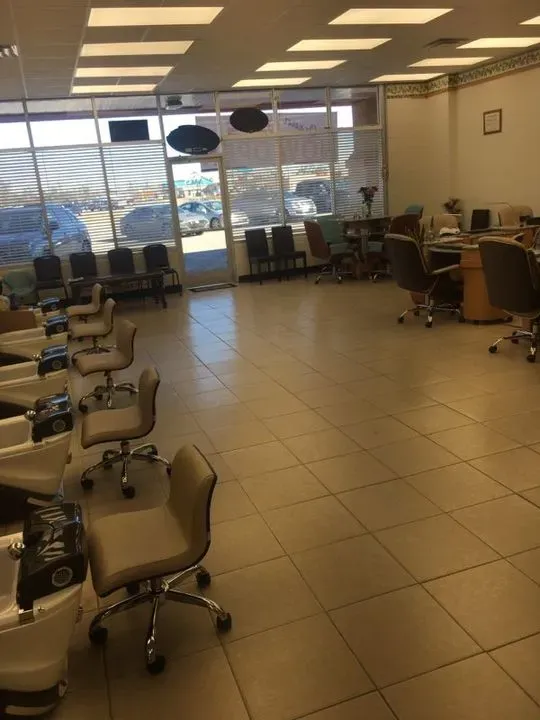 https://cdn.salonspotlight.com/photos/WTbbYKJgqDcSIvTP400H/36290f7d-efed-4f9f-8273-1b7b8c0ebdda_720x720