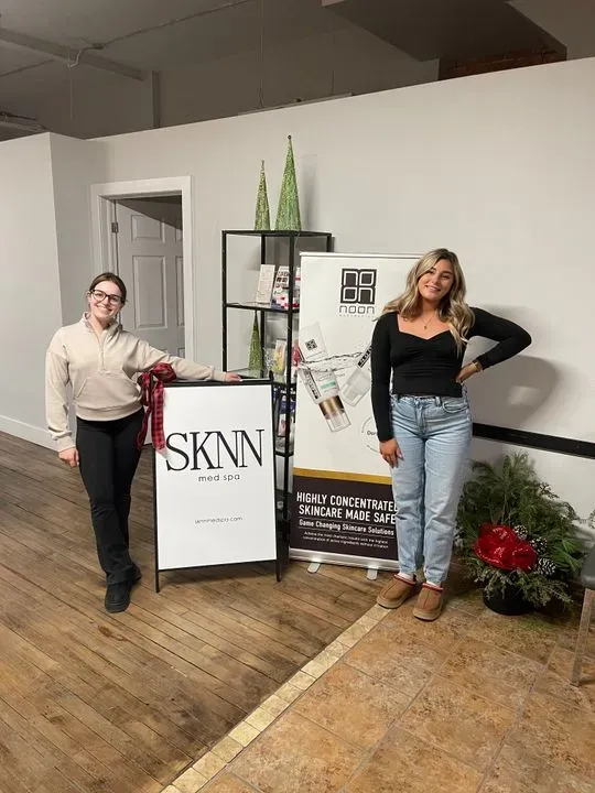 https://cdn.salonspotlight.com/photos/WUEVZo3NNfHIuWzTVdLe/5432e108-41f6-4491-b496-2655de31ff2c_720x720